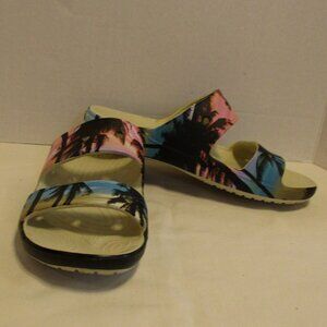 Crocs University of Michigan Wolverines Thong Flip Flop Sandals Men’s Size 11 Michigan Crocs | eBay main image 4
